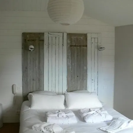 L'île ô Château Hotel 3*
