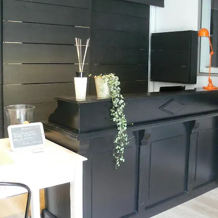 Hotel L'ile O Chateau