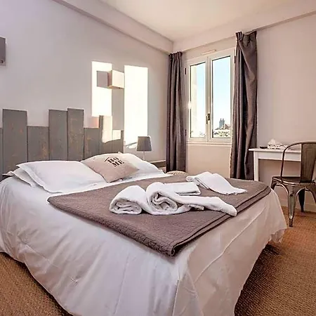 Hotel L'ile O Chateau