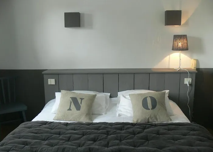 Hotel L'île ô Château 3*