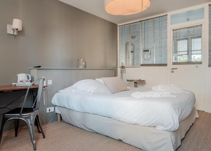 Hotel L'île ô Château 3*